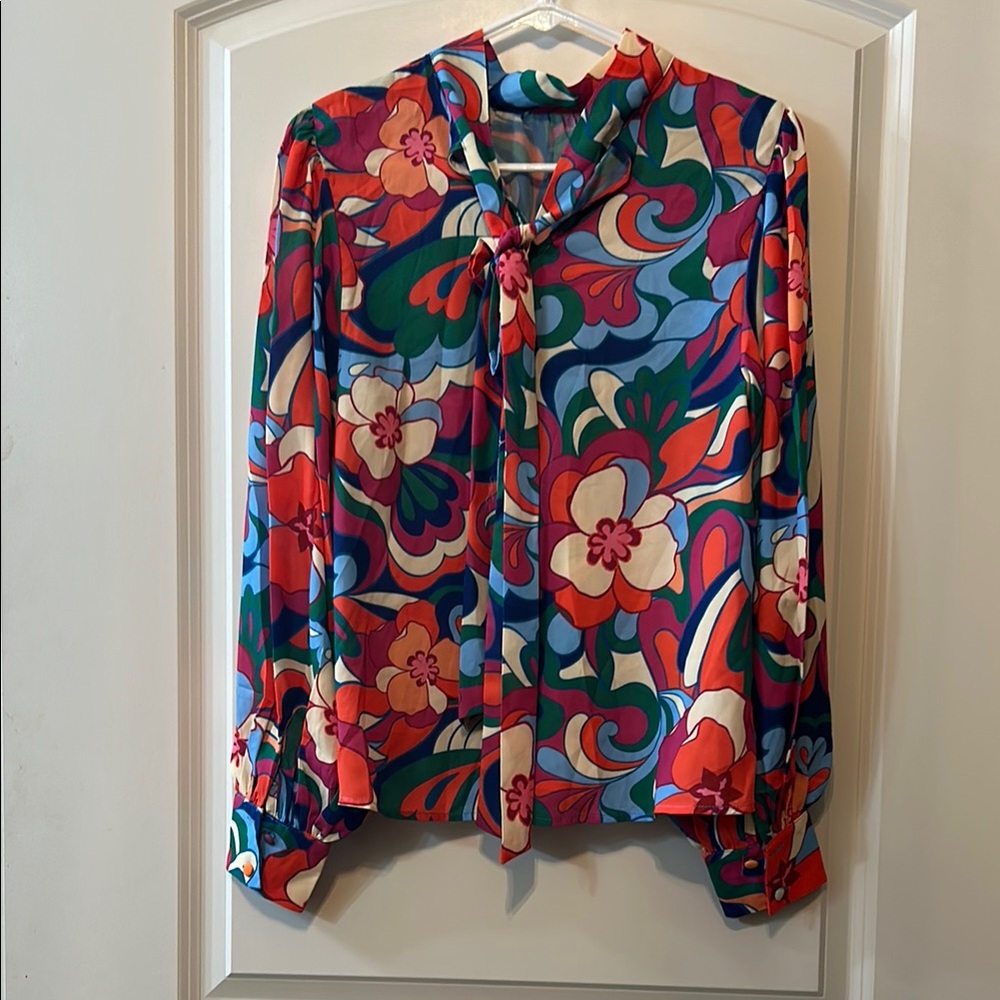 Flying Tomato Floral Multicolor Women's Top size s. NWT
